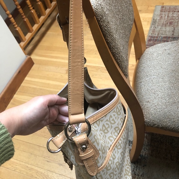 Giani Bernini Purse Excellent Like New Condition! - Picture 10 of 12